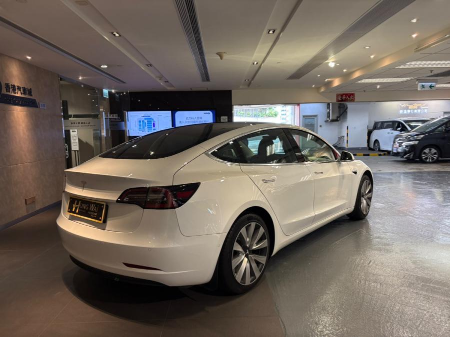 Model 3 Standard Range Plus - Image 2